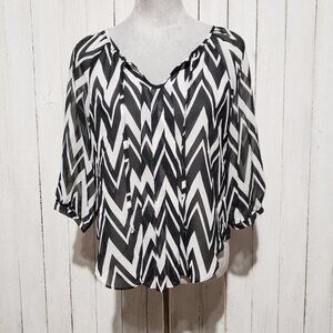 NEW Bongo S Juniors Black White Sheer Chevron Peasant Boho Top Blouse Tie Neck